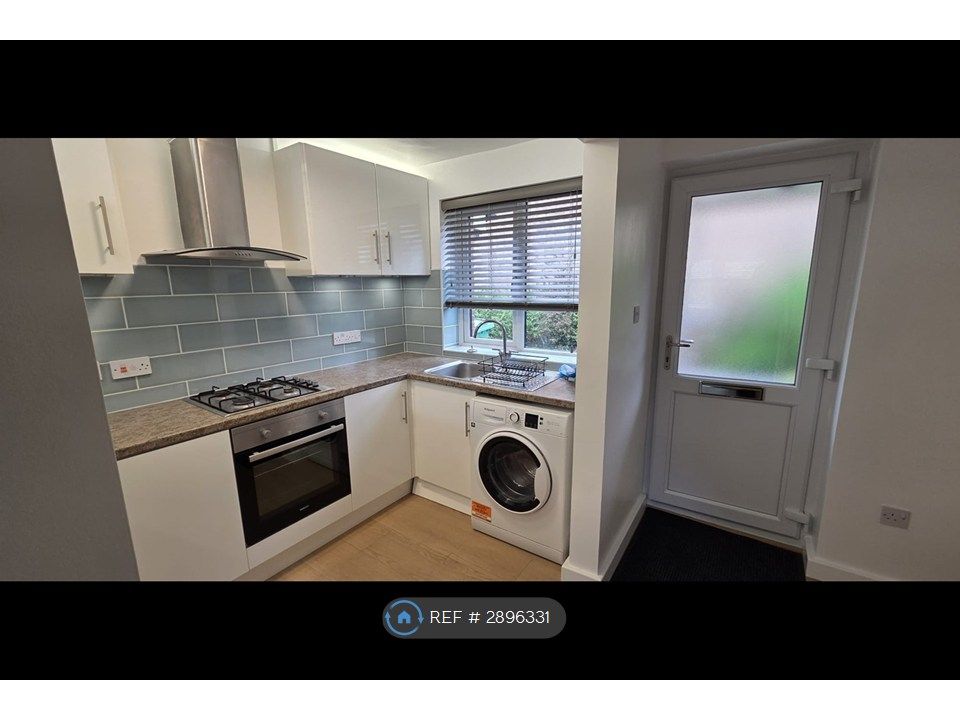 Property photo 3 of 15 Kitchen