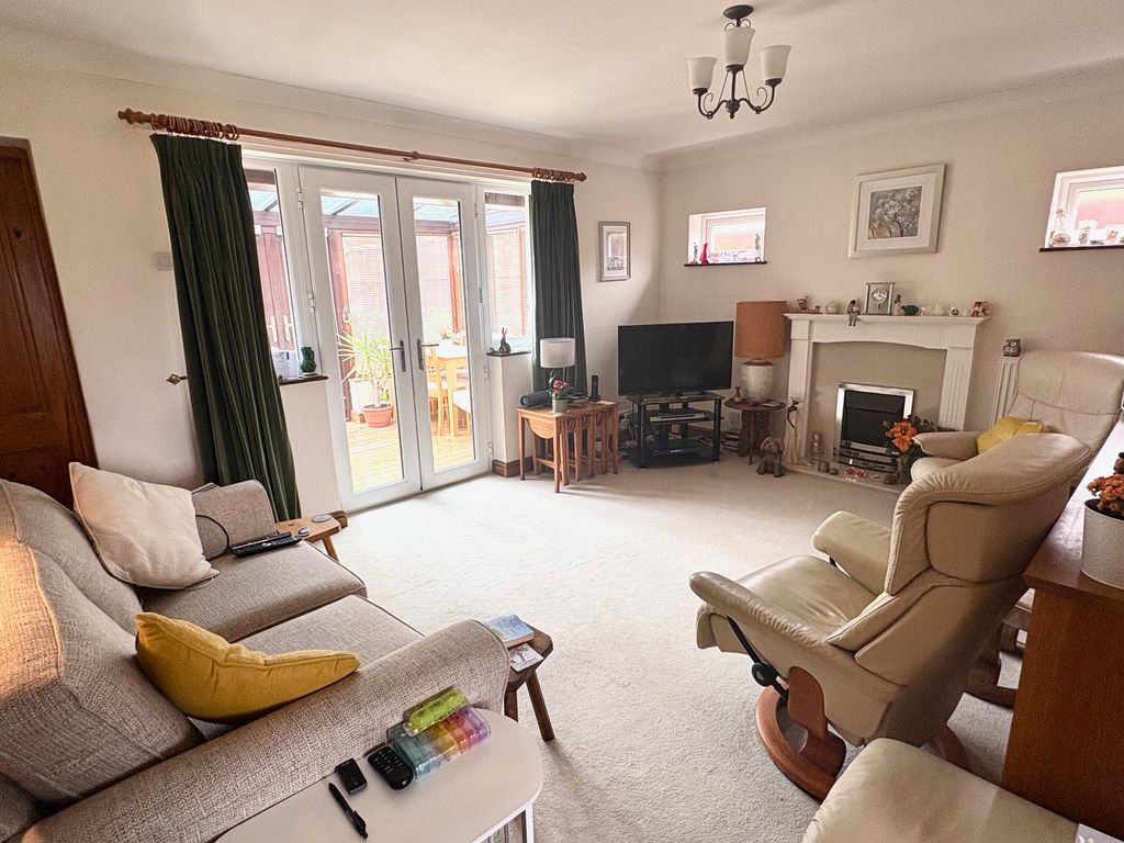 Property photo 3 of 13