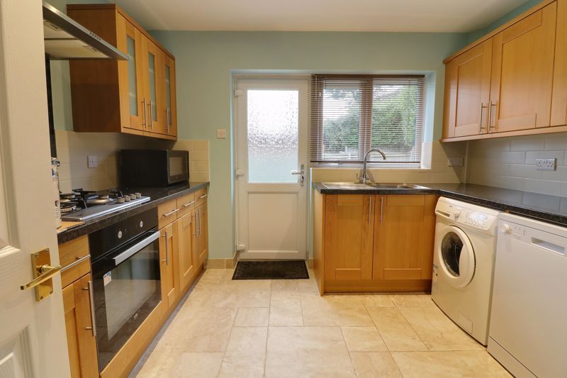 Property photo 3 of 12 Kitchen