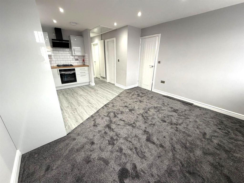 Property photo 3 of 10 Open Plan Sitting Room/ Kitchen Pic 2