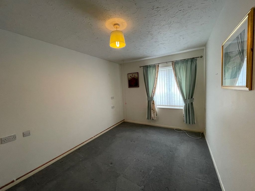 Property photo 2 of 6