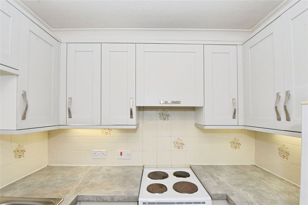 Property photo 3 of 14 Kitchen