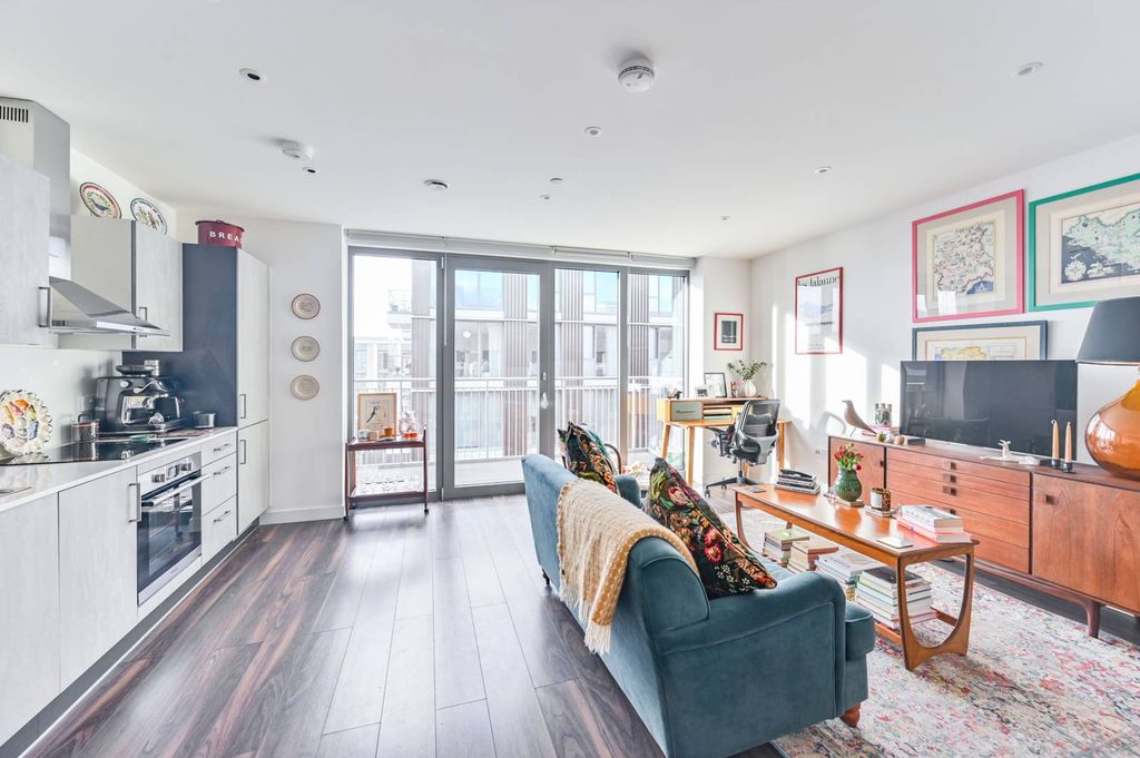 Property photo 1 of 19