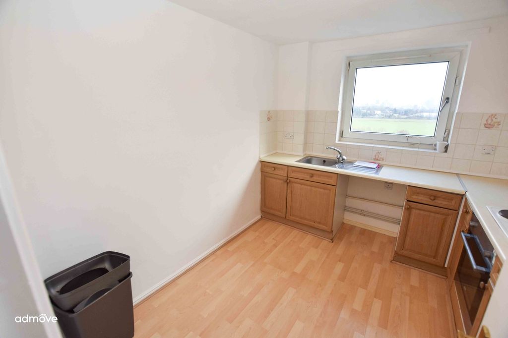 Property photo 3 of 9 Photo 3