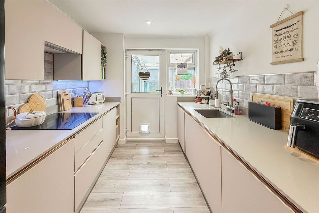 Property photo 3 of 18 Picture No. 28