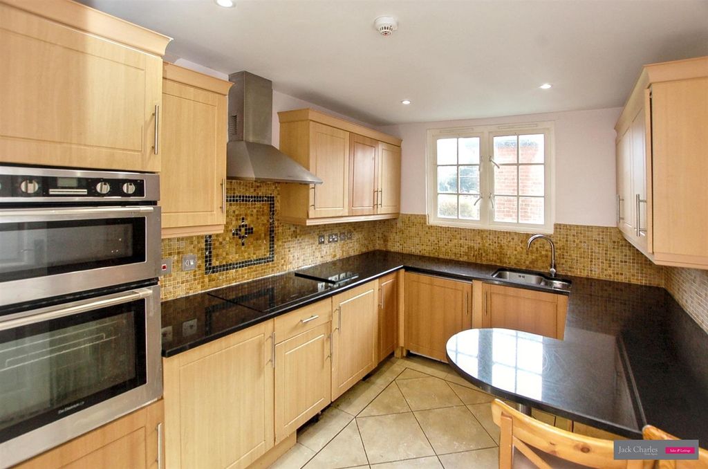 Property photo 3 of 13 Dsc_0357 (1).Jpg