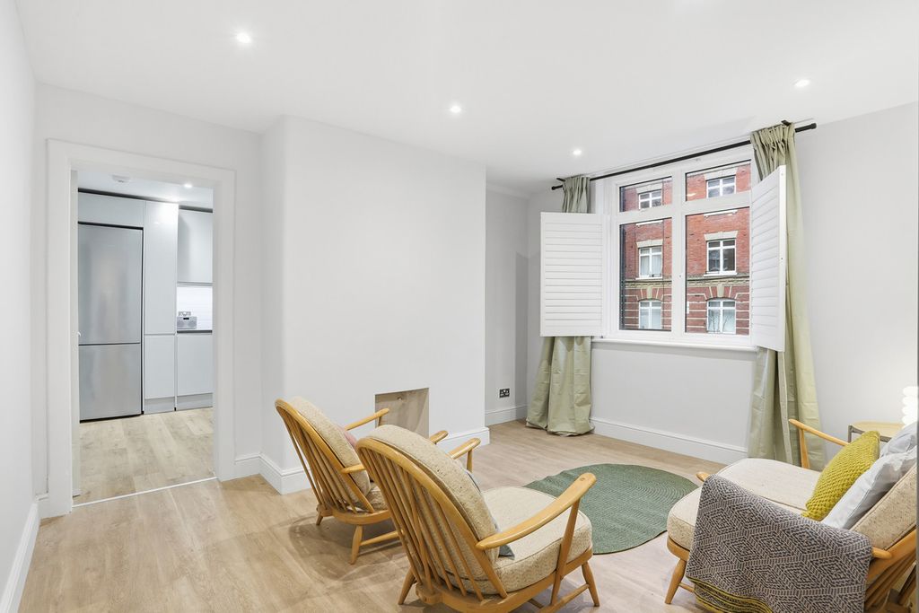 Property photo 2 of 22