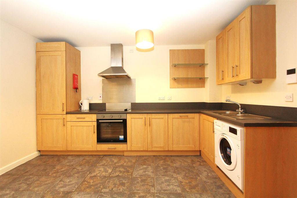 Property photo 3 of 10 Kitchen.Jpg