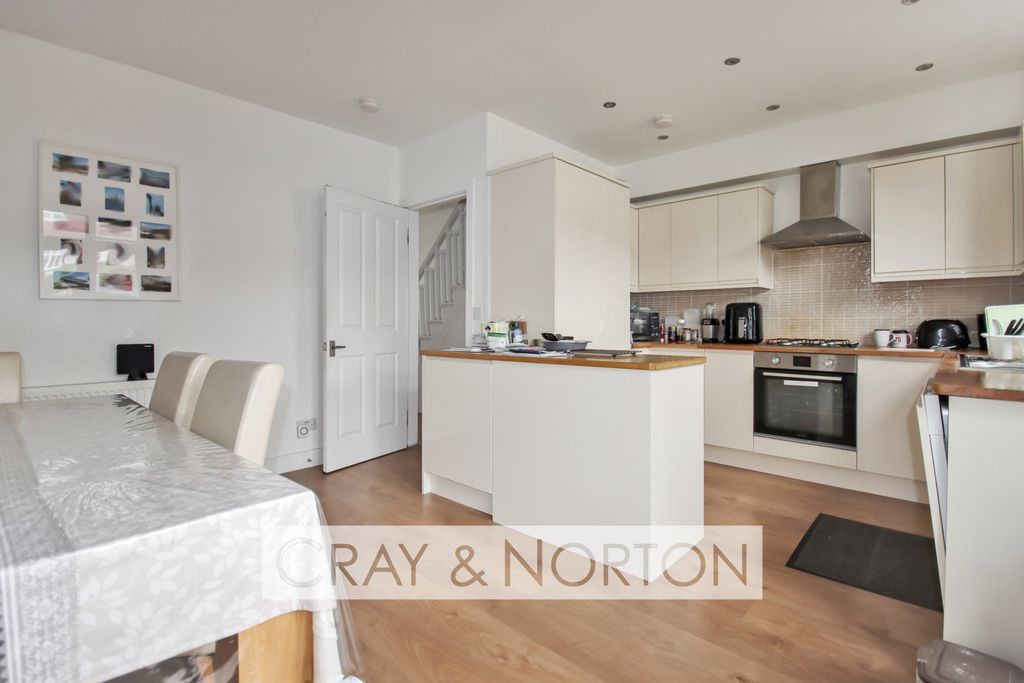 Property photo 2 of 16 Photo 2