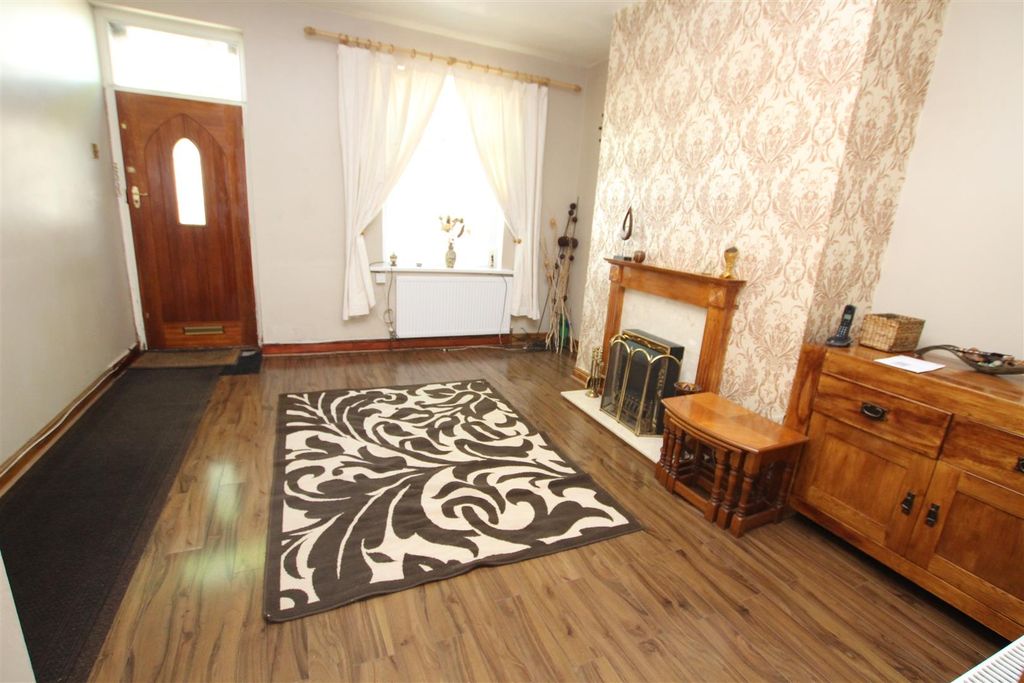 Property photo 2 of 16