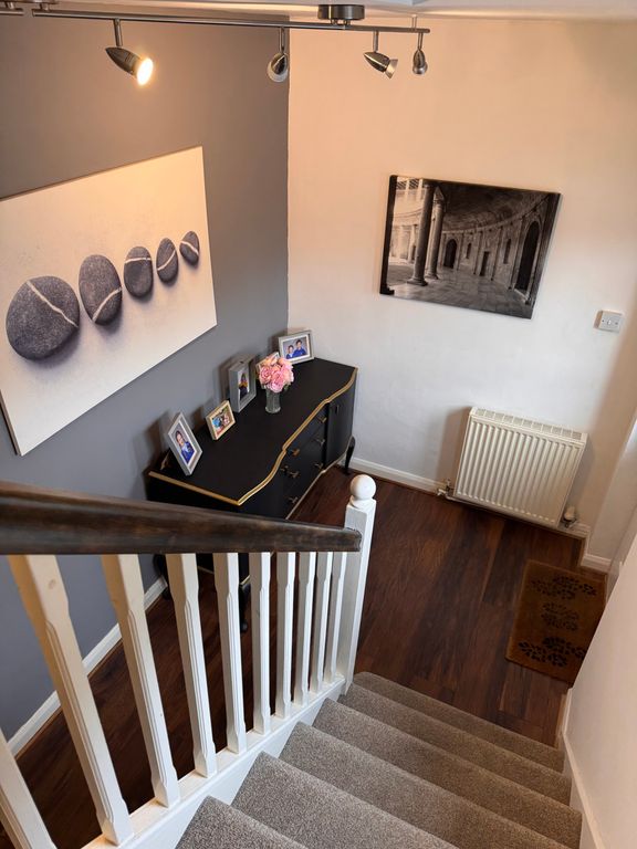 Property photo 2 of 16 Entrance Hall