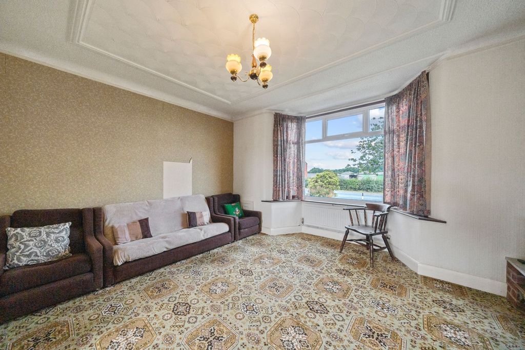 Property photo 2 of 34