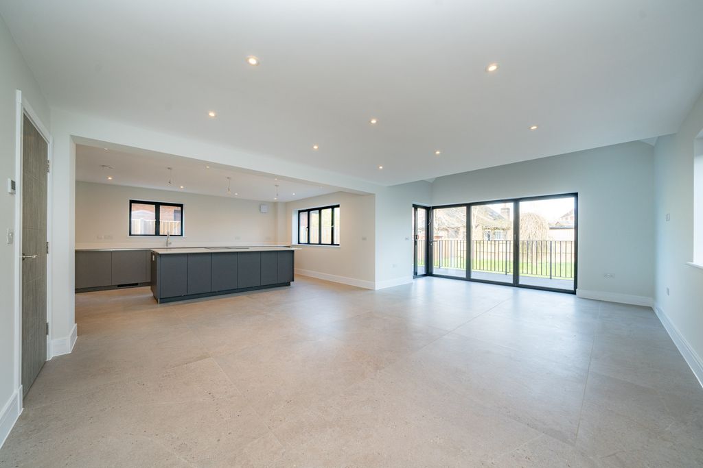Property photo 2 of 27 Primrose-House-2178