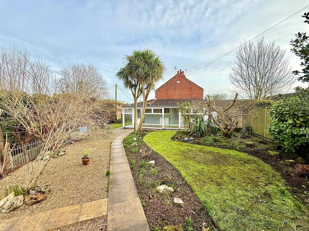 Property photo 2 of 16 Outside