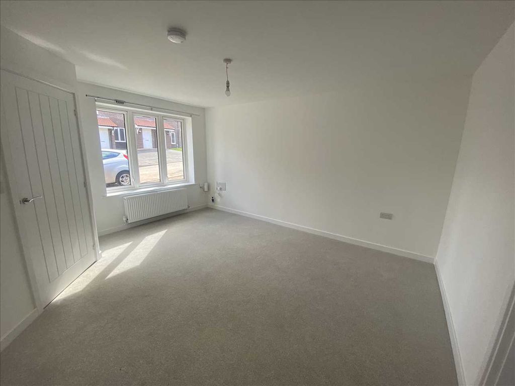 Property photo 2 of 12 Lounge