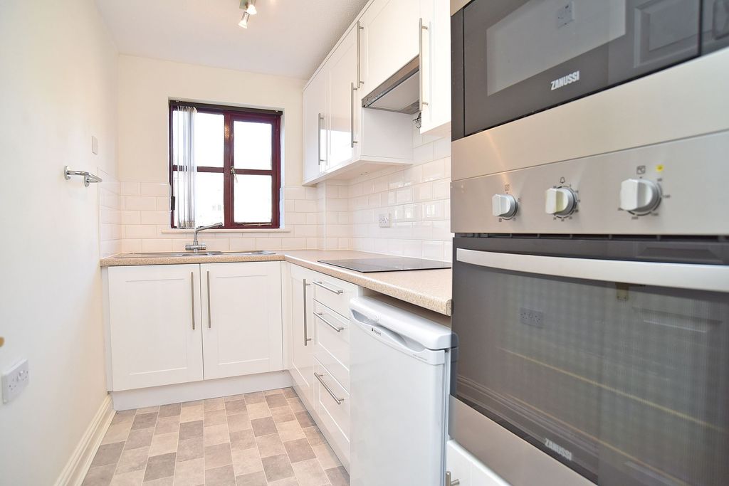 Property photo 3 of 15