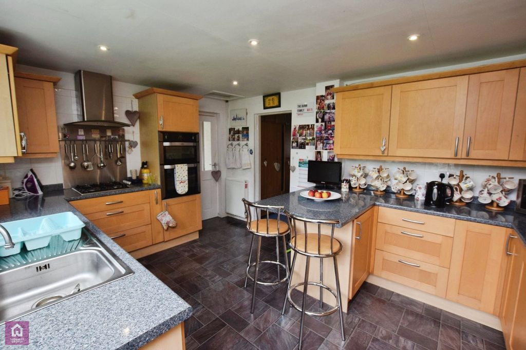 Property photo 3 of 20 Picture No. 12