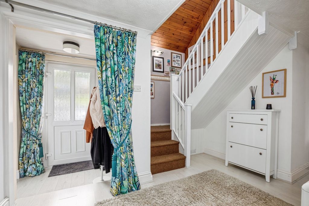 Property photo 3 of 36 Pbox-Img.Jpg