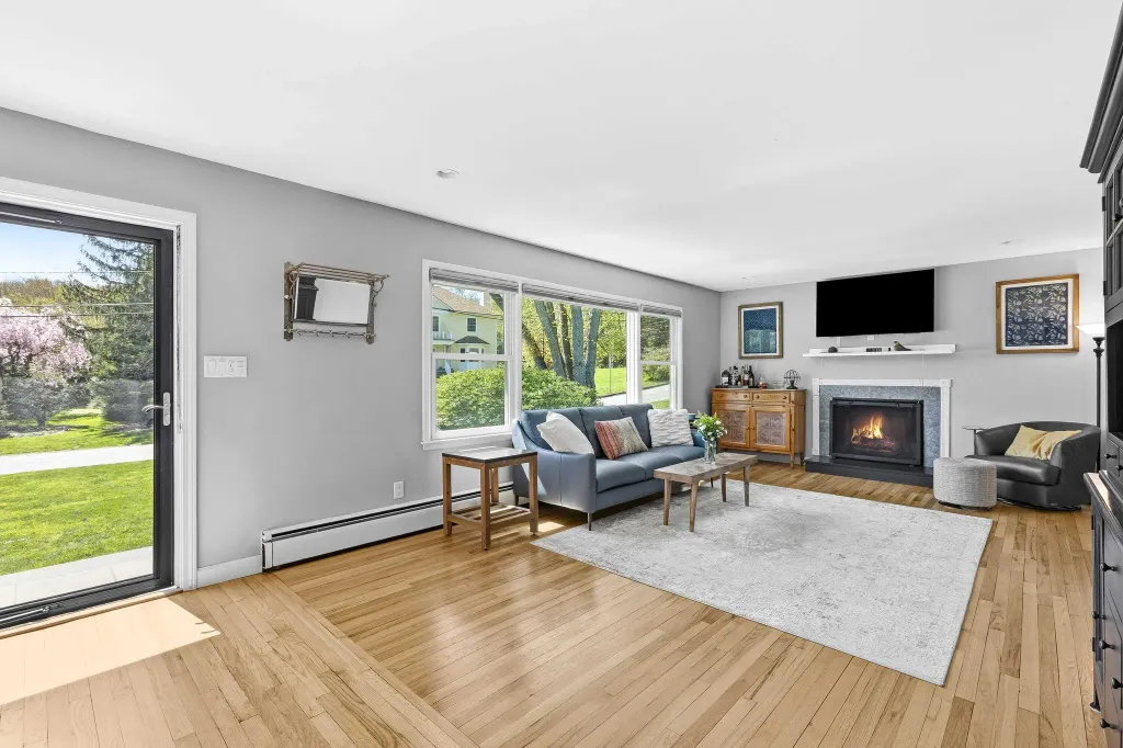 Property photo 1 of 24