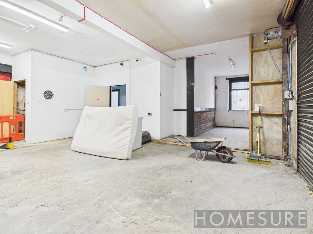 Property photo 2 of 15 Main Room