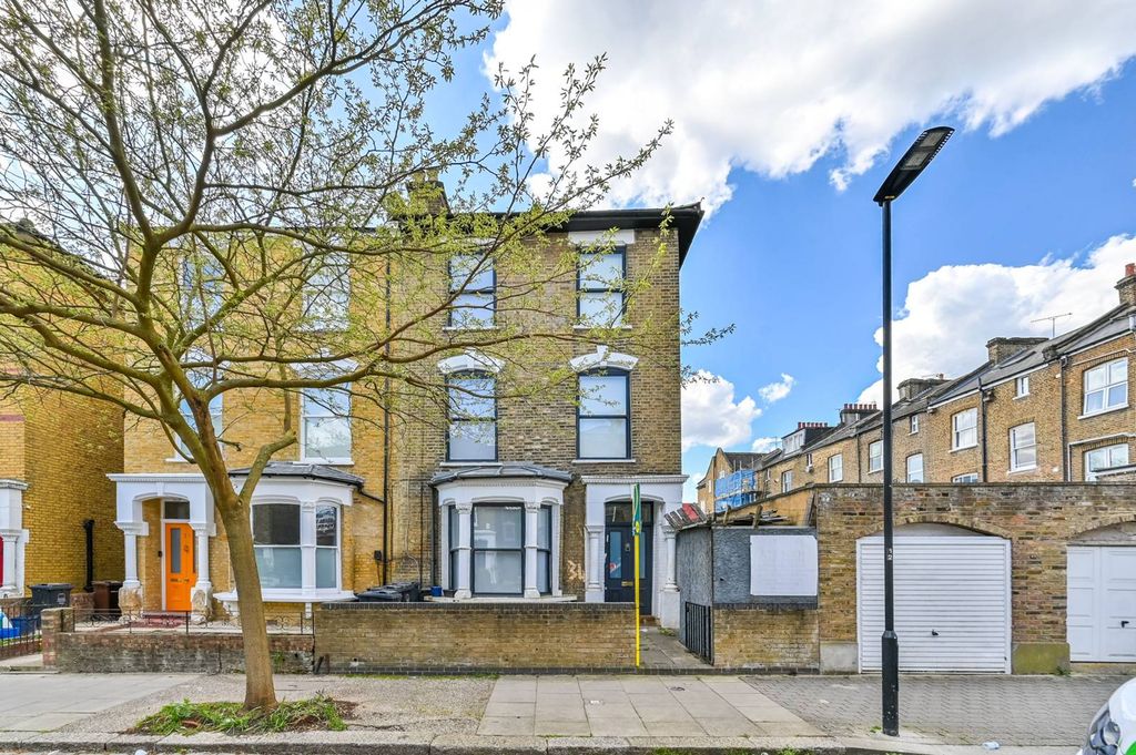 Property photo 1 of 9