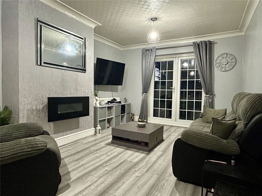 Property photo 2 of 23 Living Room