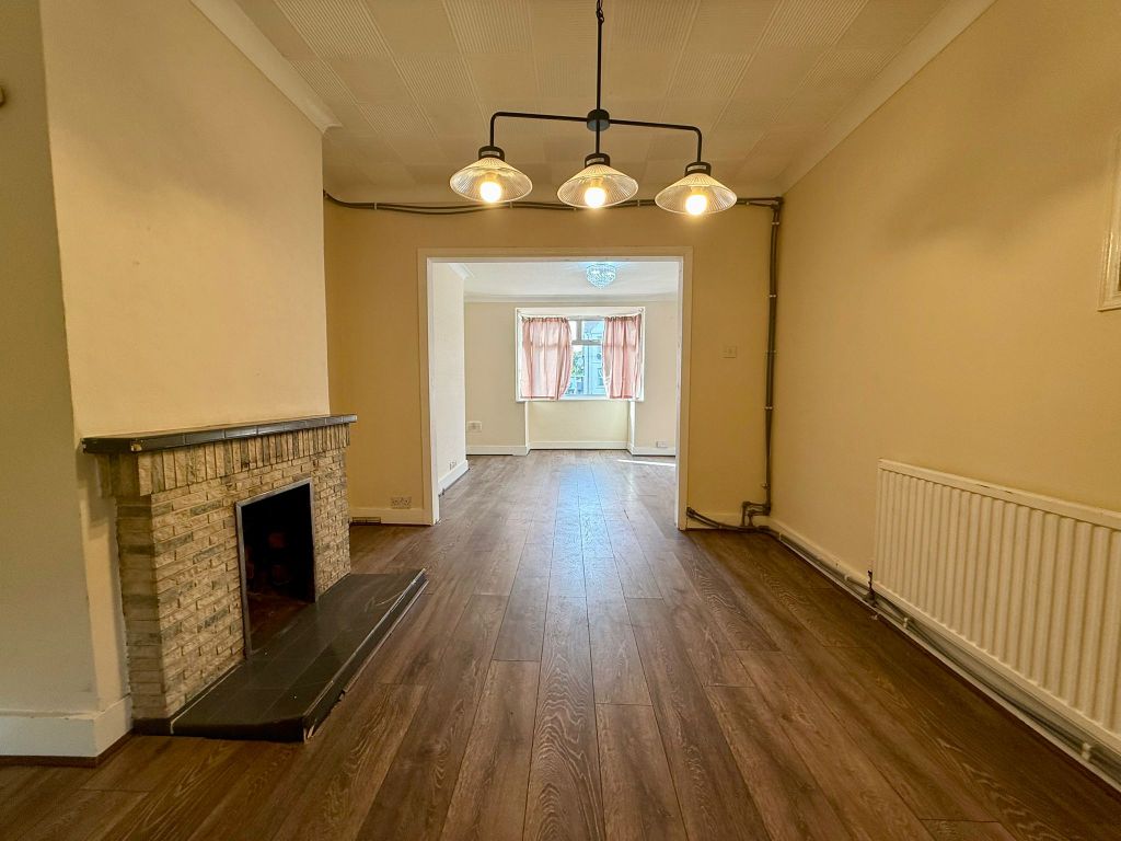 Property photo 3 of 11 Dining Room