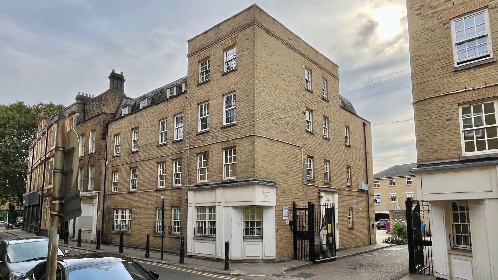 Property photo 1 of 3