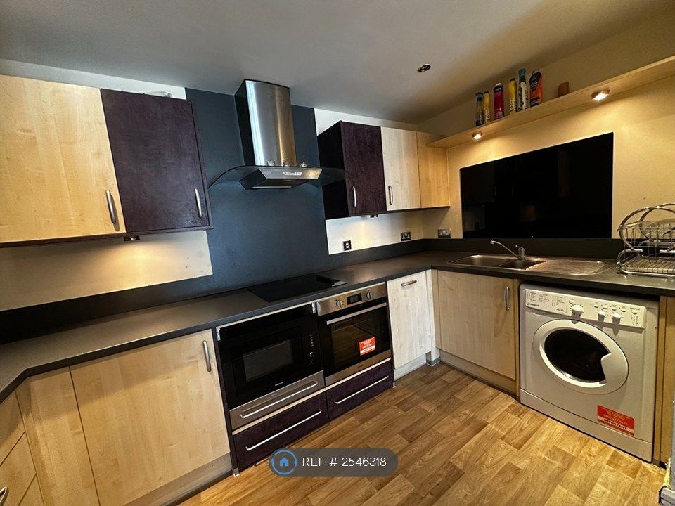 Property photo 3 of 8 Kitchen
