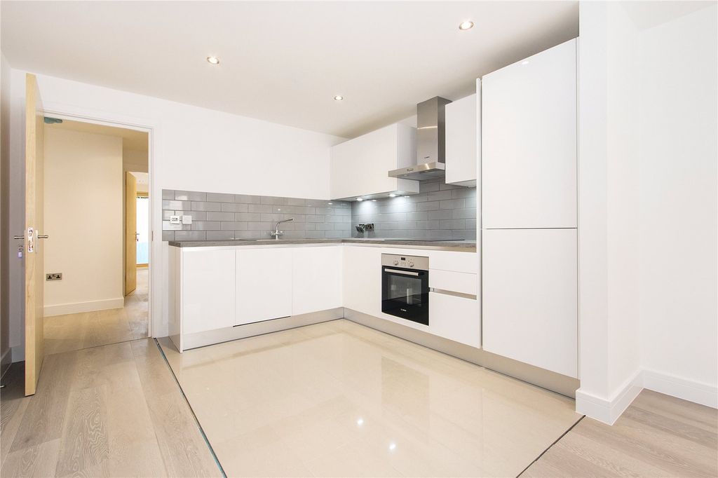 Property photo 2 of 9 Kitchen
