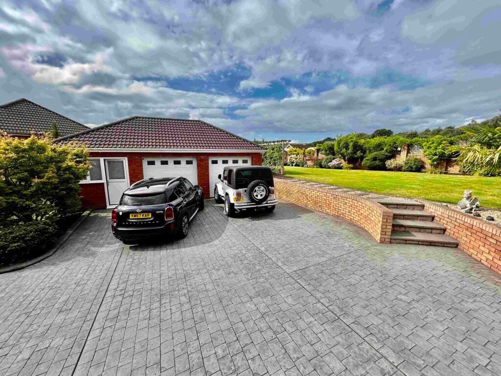 Property photo 3 of 31