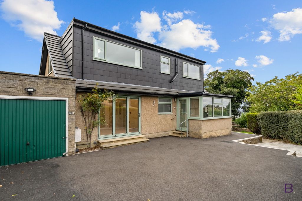 Property photo 1 of 45