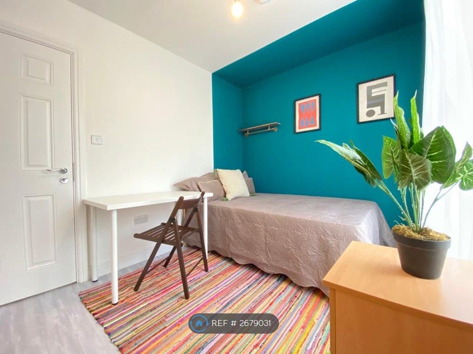 Property photo 1 of 2