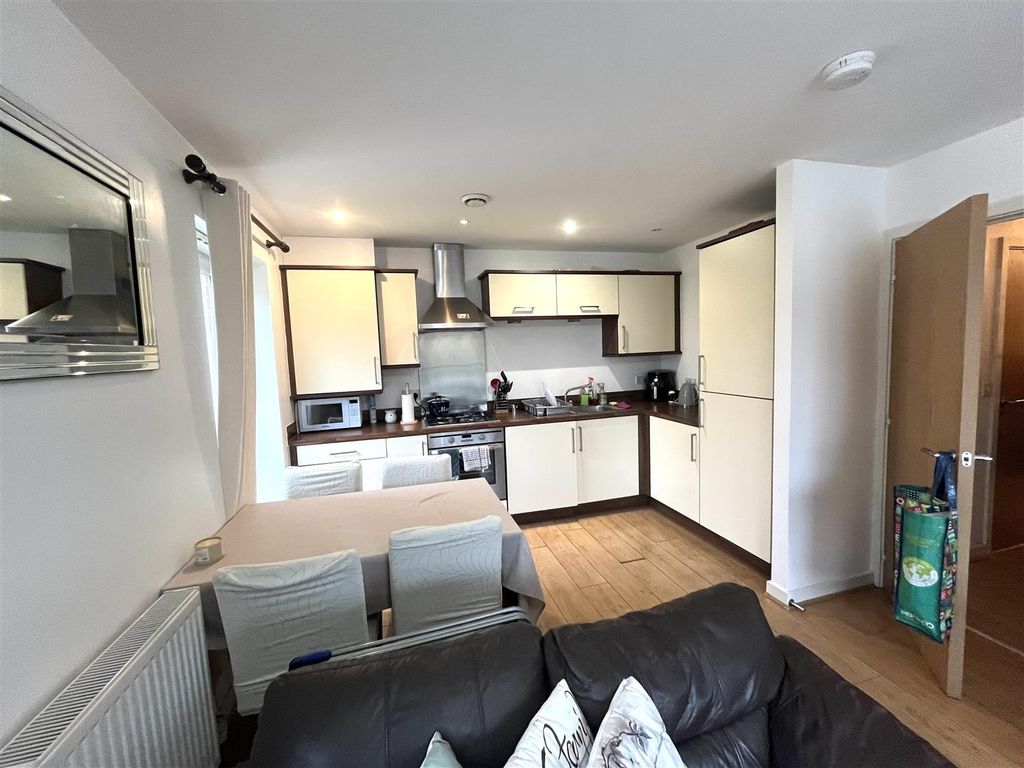 Property photo 2 of 12