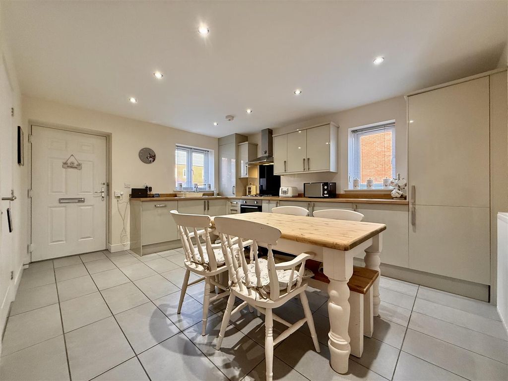 Property photo 3 of 19 3