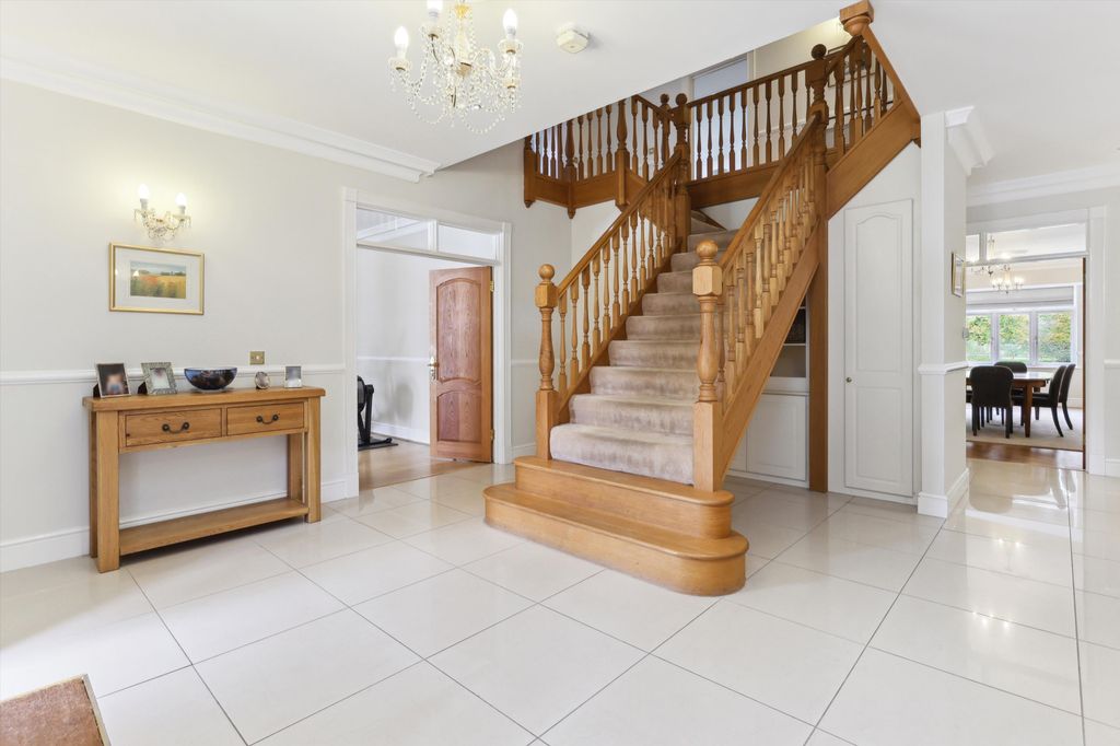 Property photo 3 of 55 Image