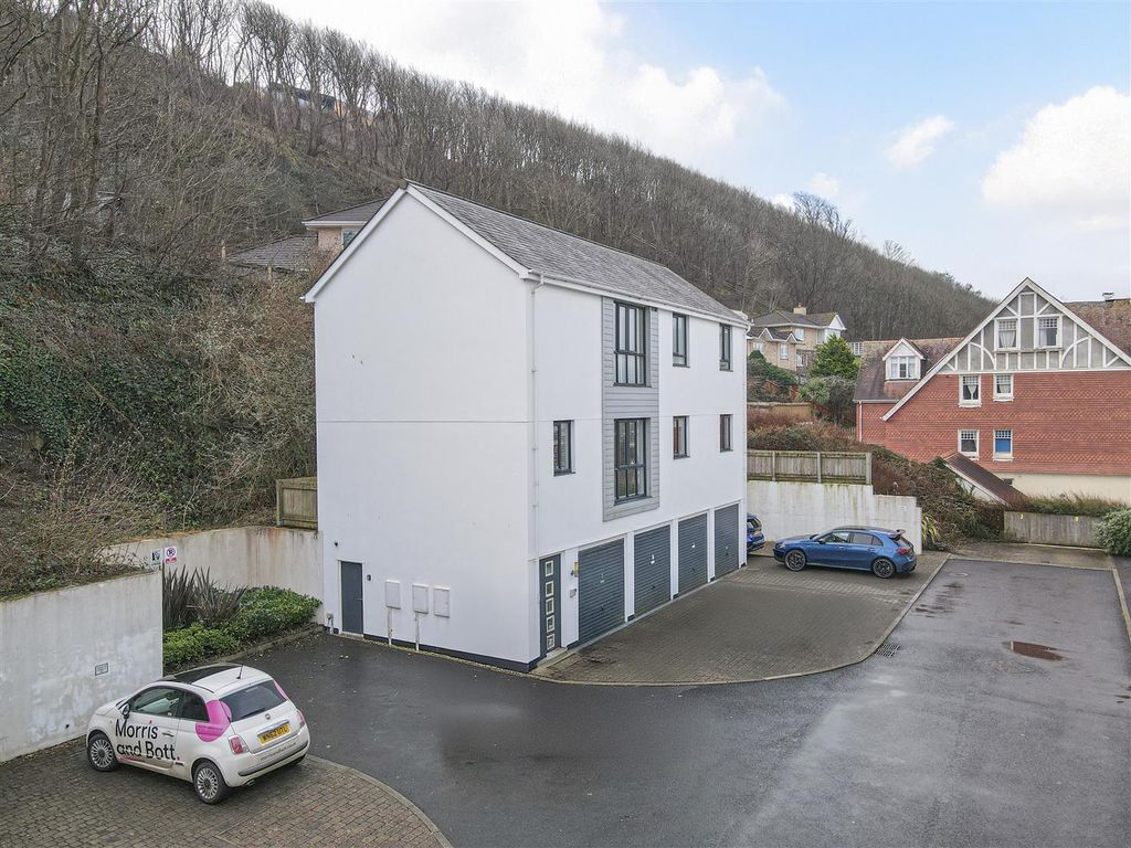 Property photo 1 of 23