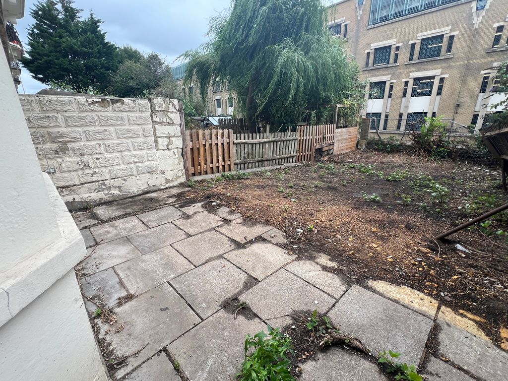 Property photo 2 of 5 Garden