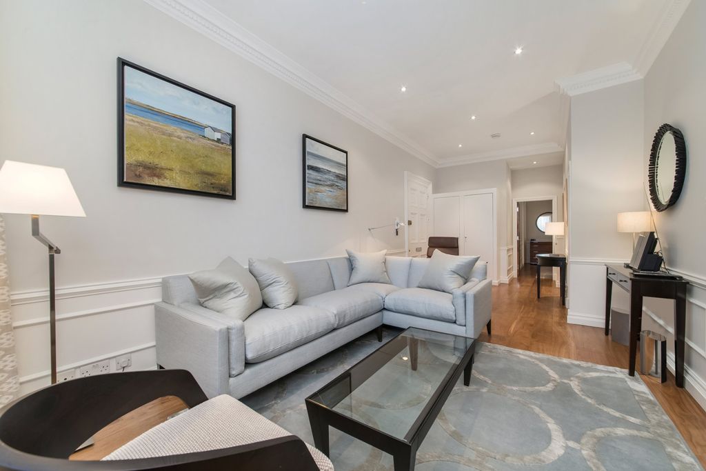 Property photo 3 of 8 Reception Room