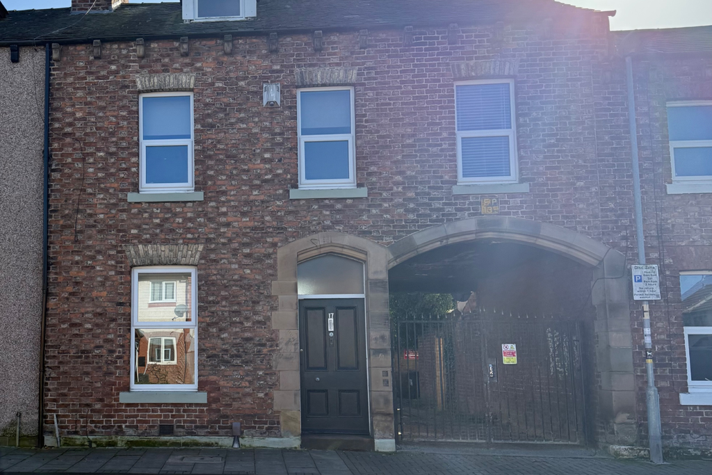 Property photo 1 of 17