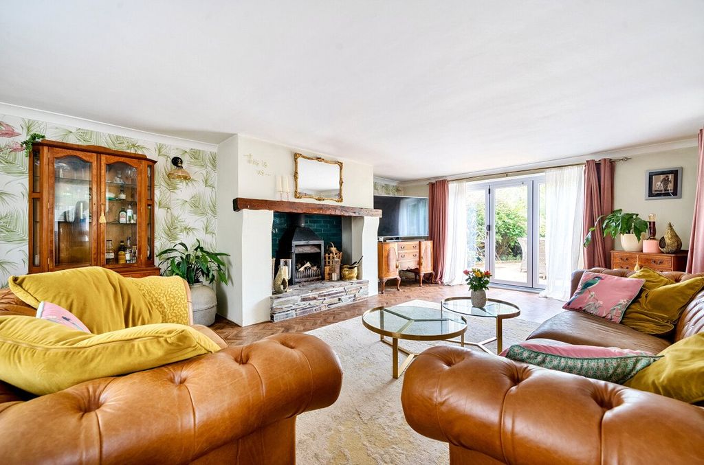 Property photo 3 of 22 Living Room