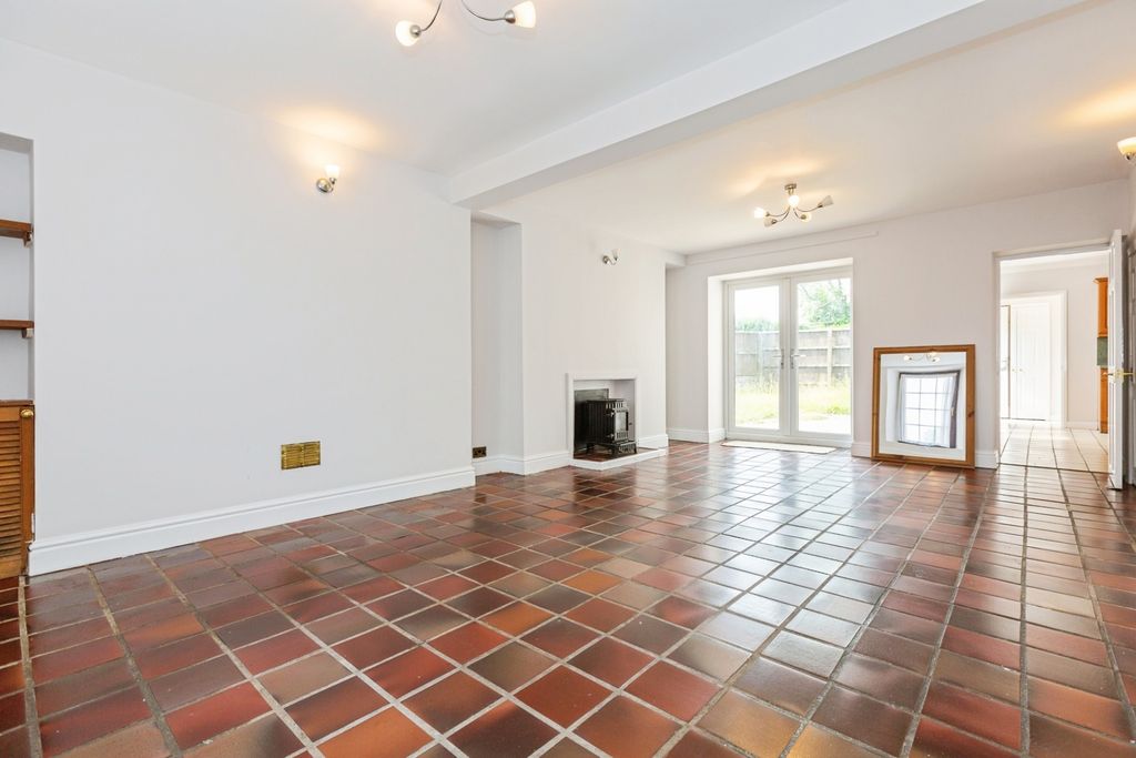 Property photo 3 of 18 Photo