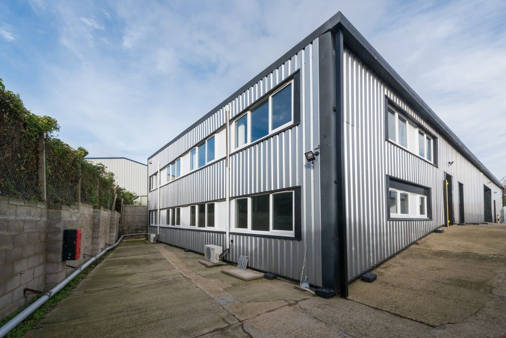 Property photo 2 of 15 Picture 2