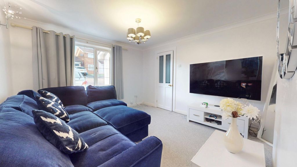 Property photo 3 of 26 4767184