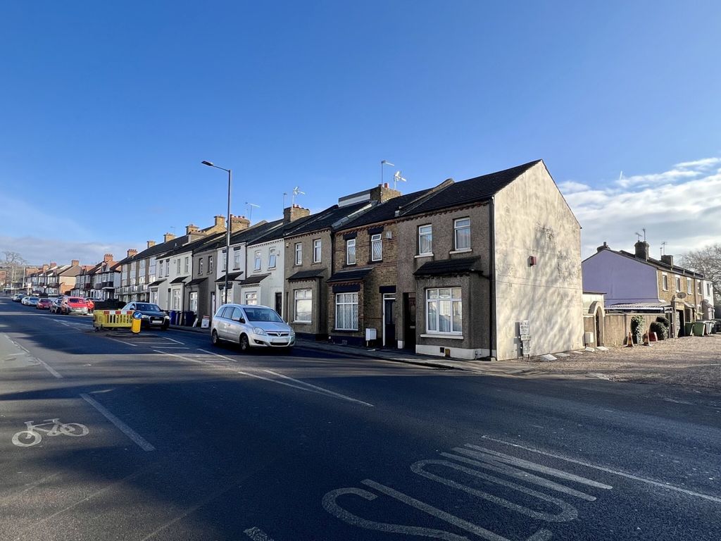 Property photo 1 of 22 2 Bedroom House To Rent – Greenford Road, Harrow Ha1