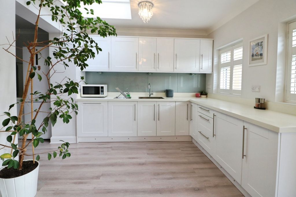 Property photo 3 of 34 Picture No. 33