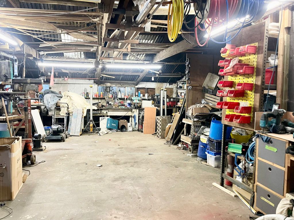 Property photo 2 of 17