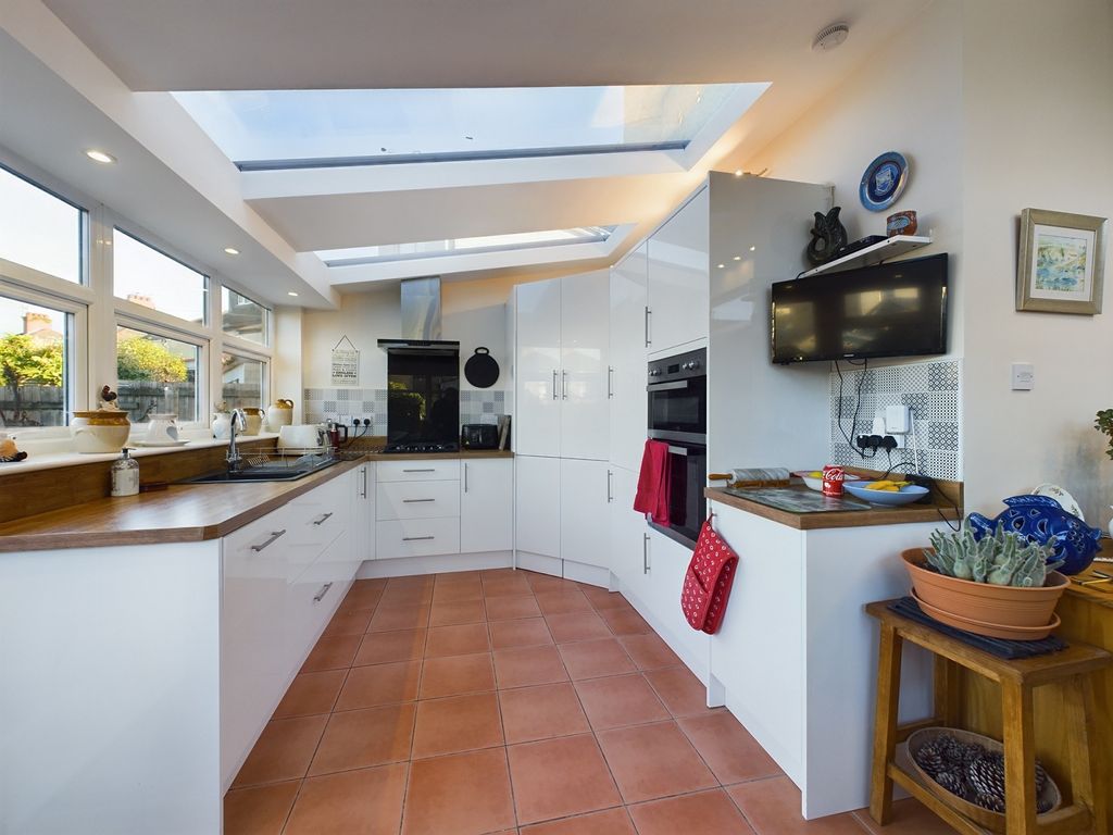 Property photo 2 of 18 Kitchen-Breakfast Area