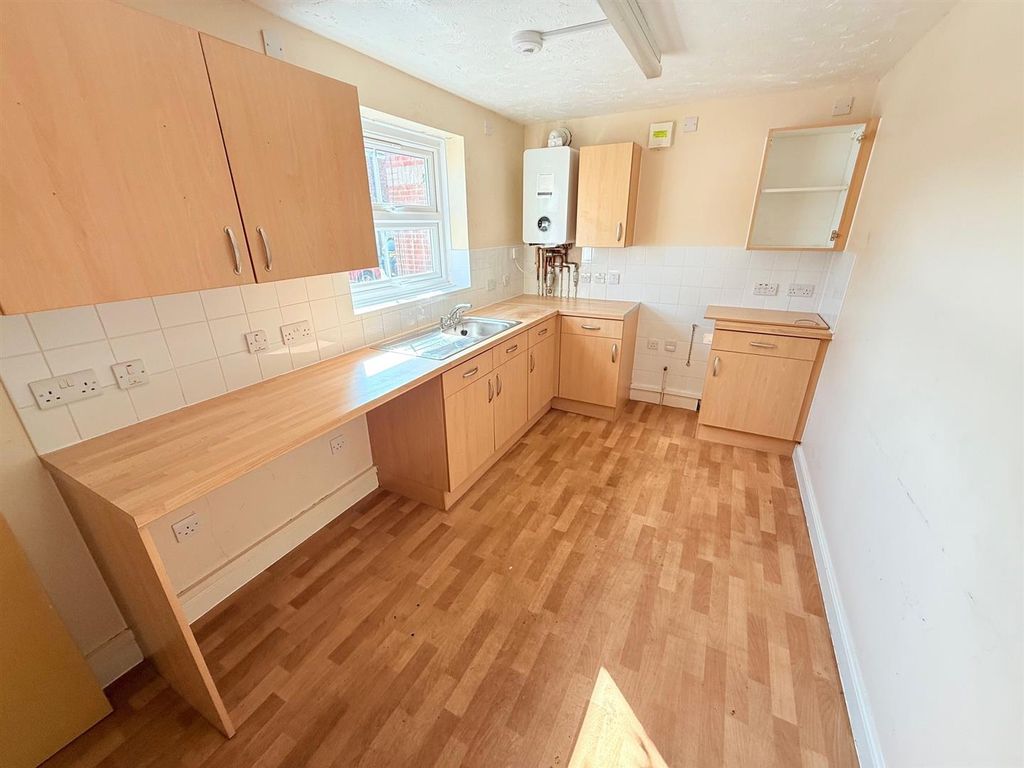 Property photo 2 of 7 Kitchen/Breakfast Room