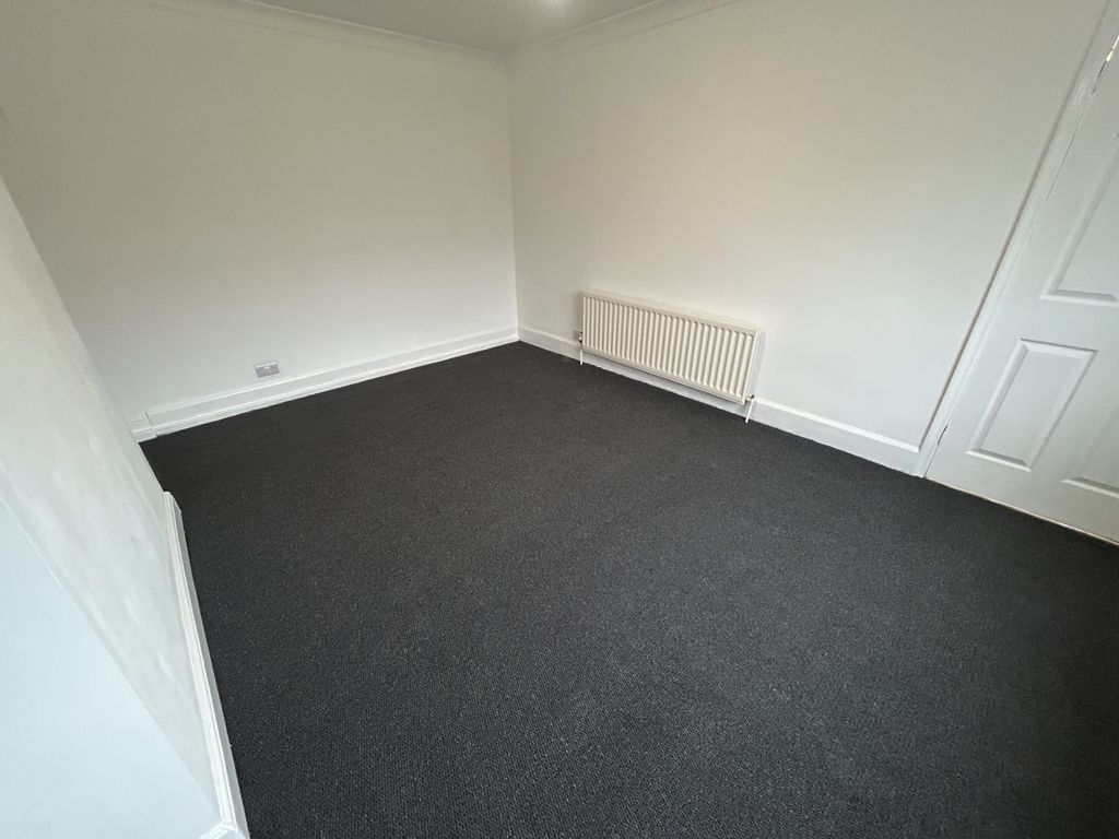 Property photo 3 of 12 Lounge 1